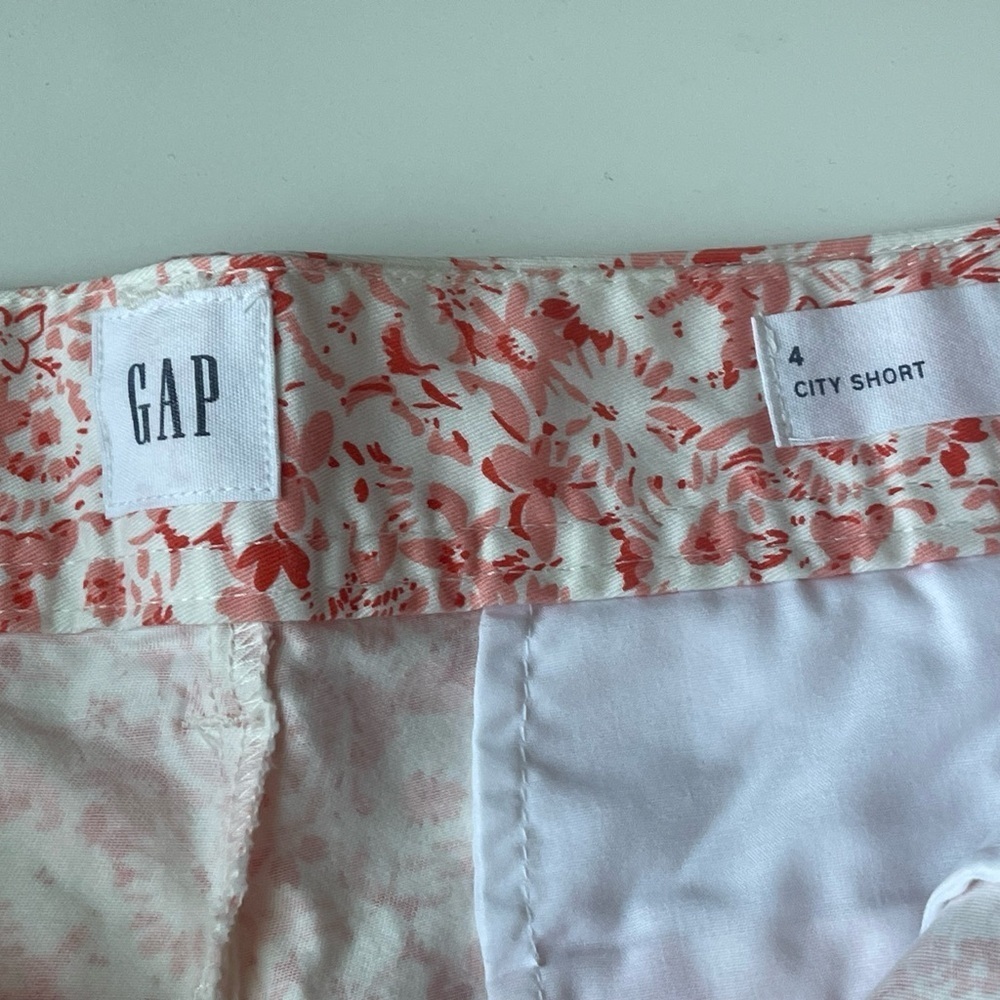GAP CITY SHORTS Women’s Sz 4 Mid Rise Stretch 3” Inseam Floral Casual Preppy - Picture 4 of 8
